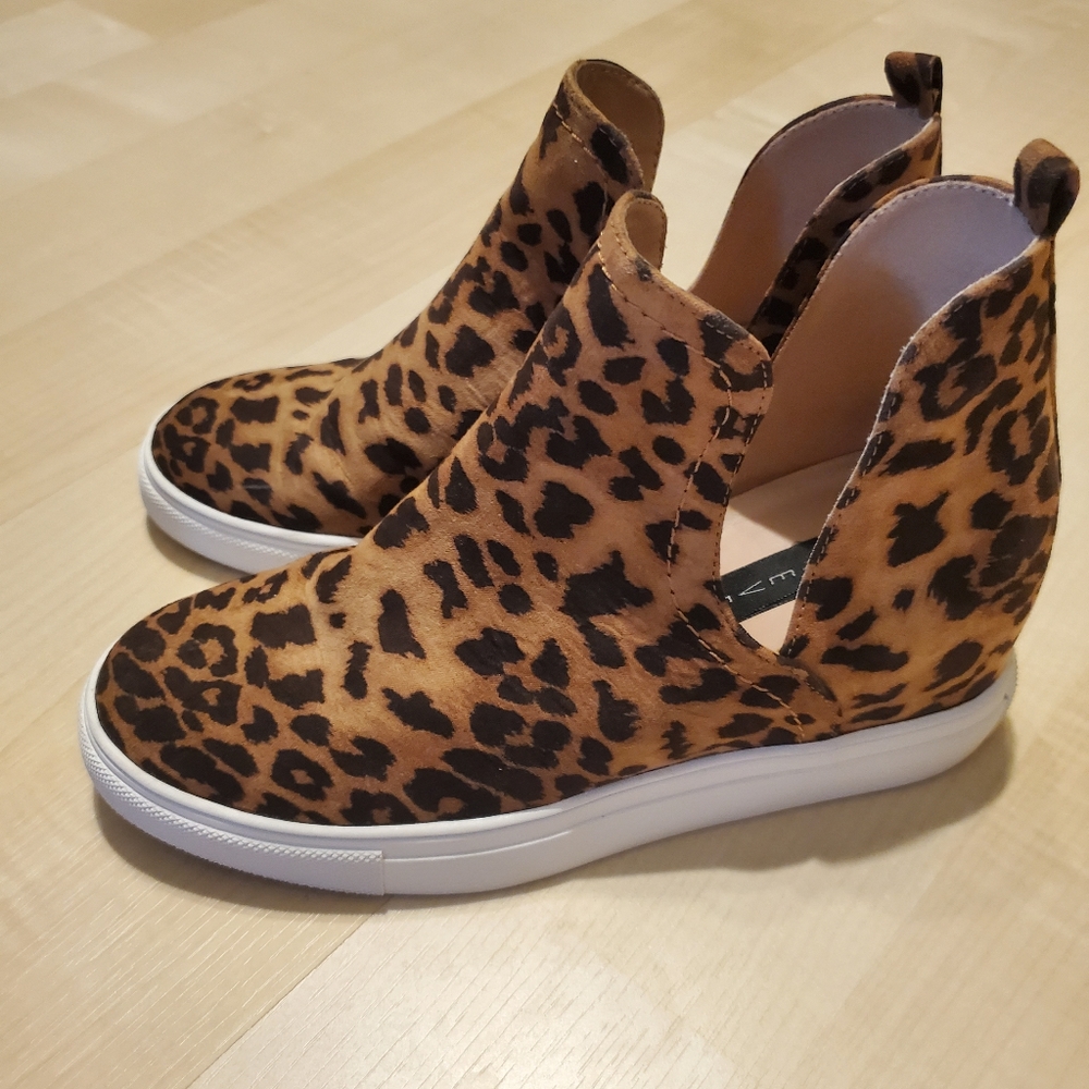 Steven By Steve Madden Leopard Printed Slip On Sneakers Size 6.5 Woman's